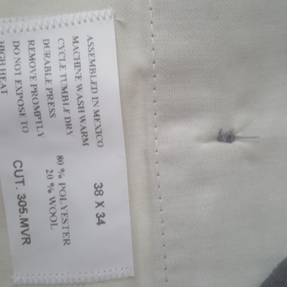 Bill Blass 38 X 34 - Picture 3 of 3